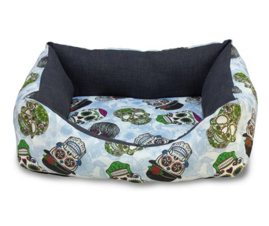 CUNA RECTANGULAR PARA PERROS SKULLS - Luna y Copito
